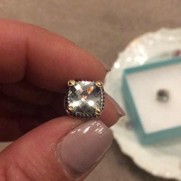 14kt green quartz stud earrings - Picture 2 of 3